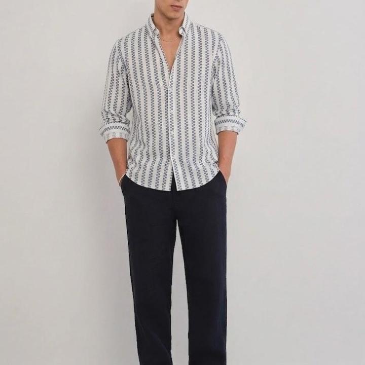 White & Slate Blue Geometric Stripe